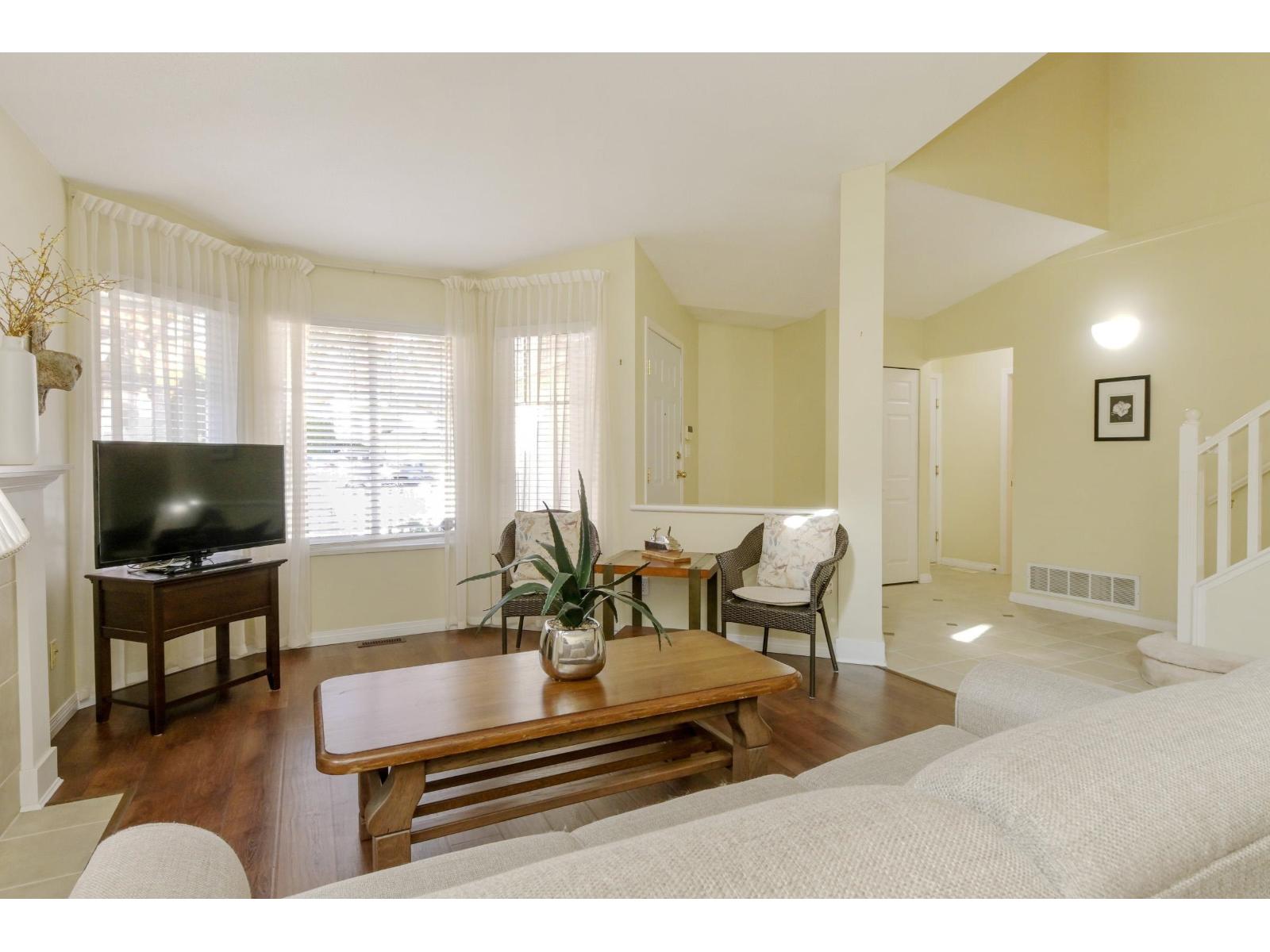 49 6488 168 Street Property Photo 5
