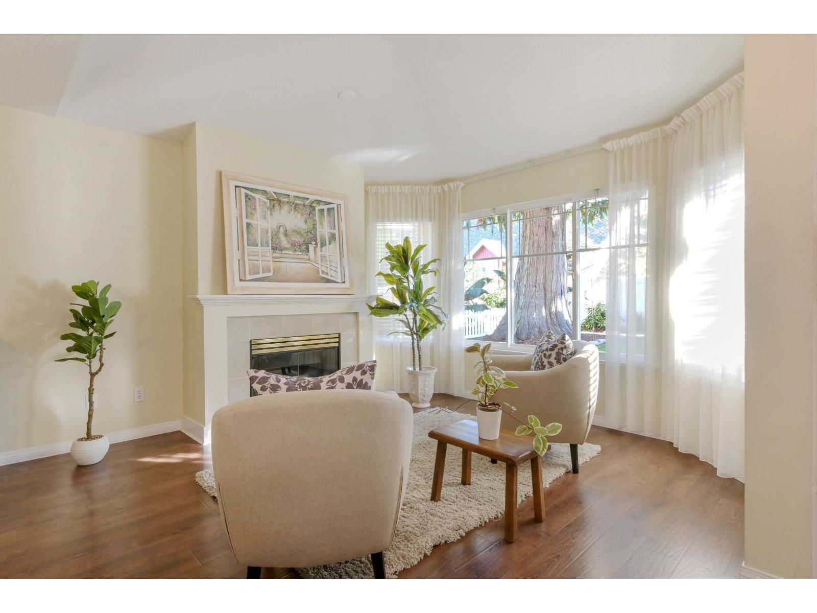 49 6488 168 Street Property Photo 13