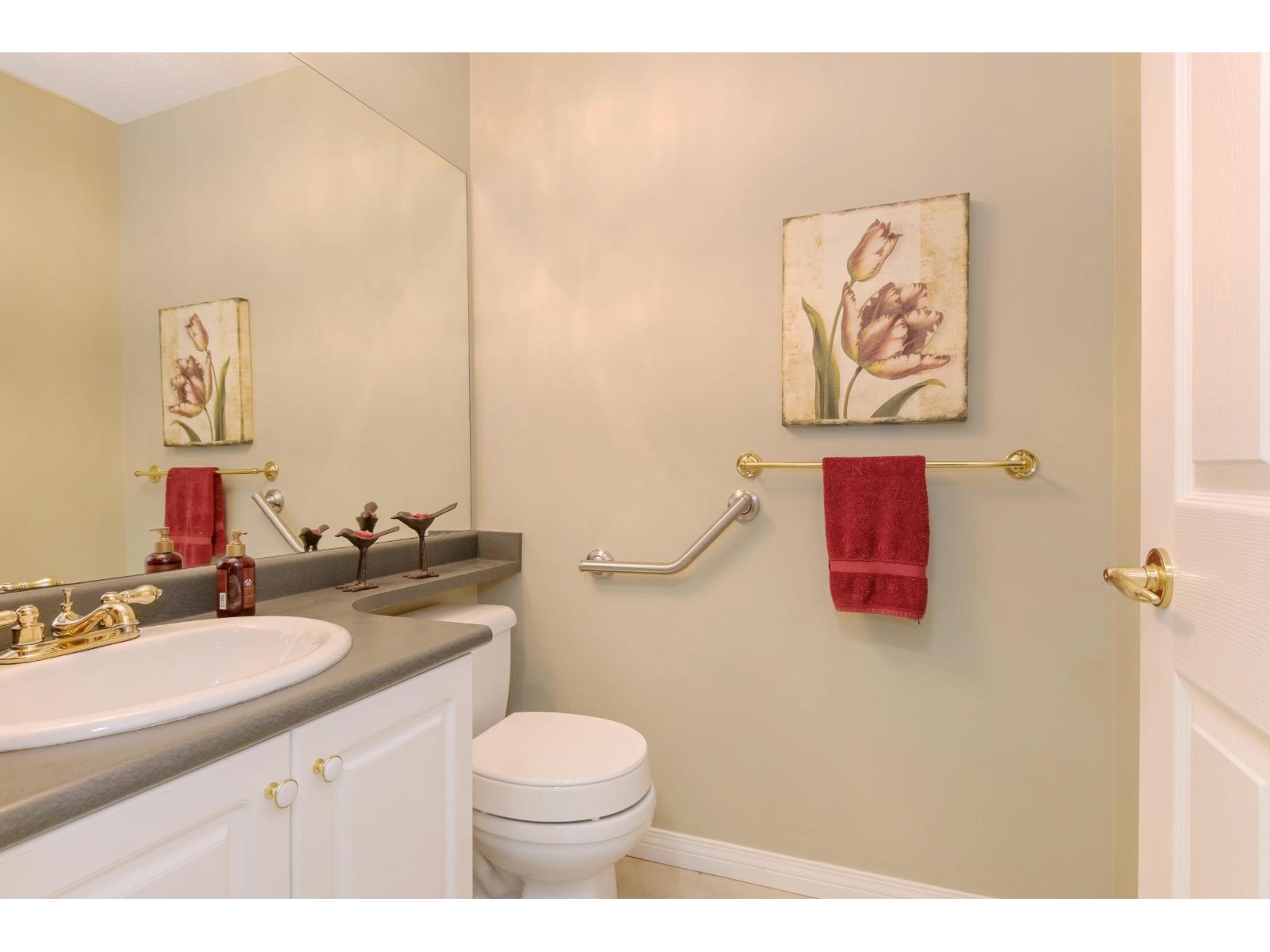 49 6488 168 Street Property Photo 16
