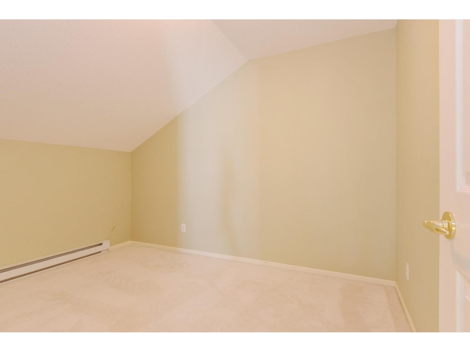 49 6488 168 Street Property Photo 24