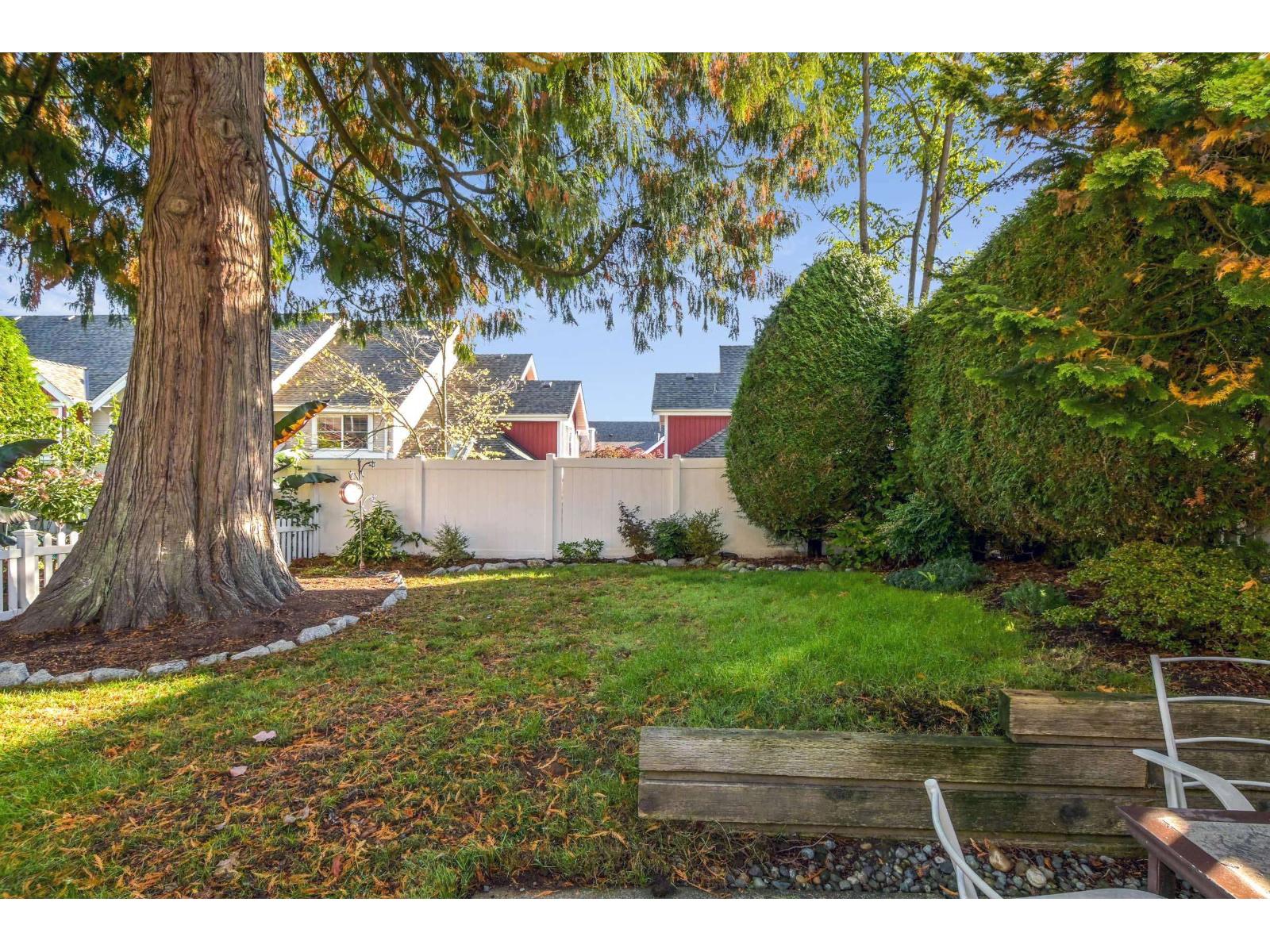 49 6488 168 Street Property Photo 26