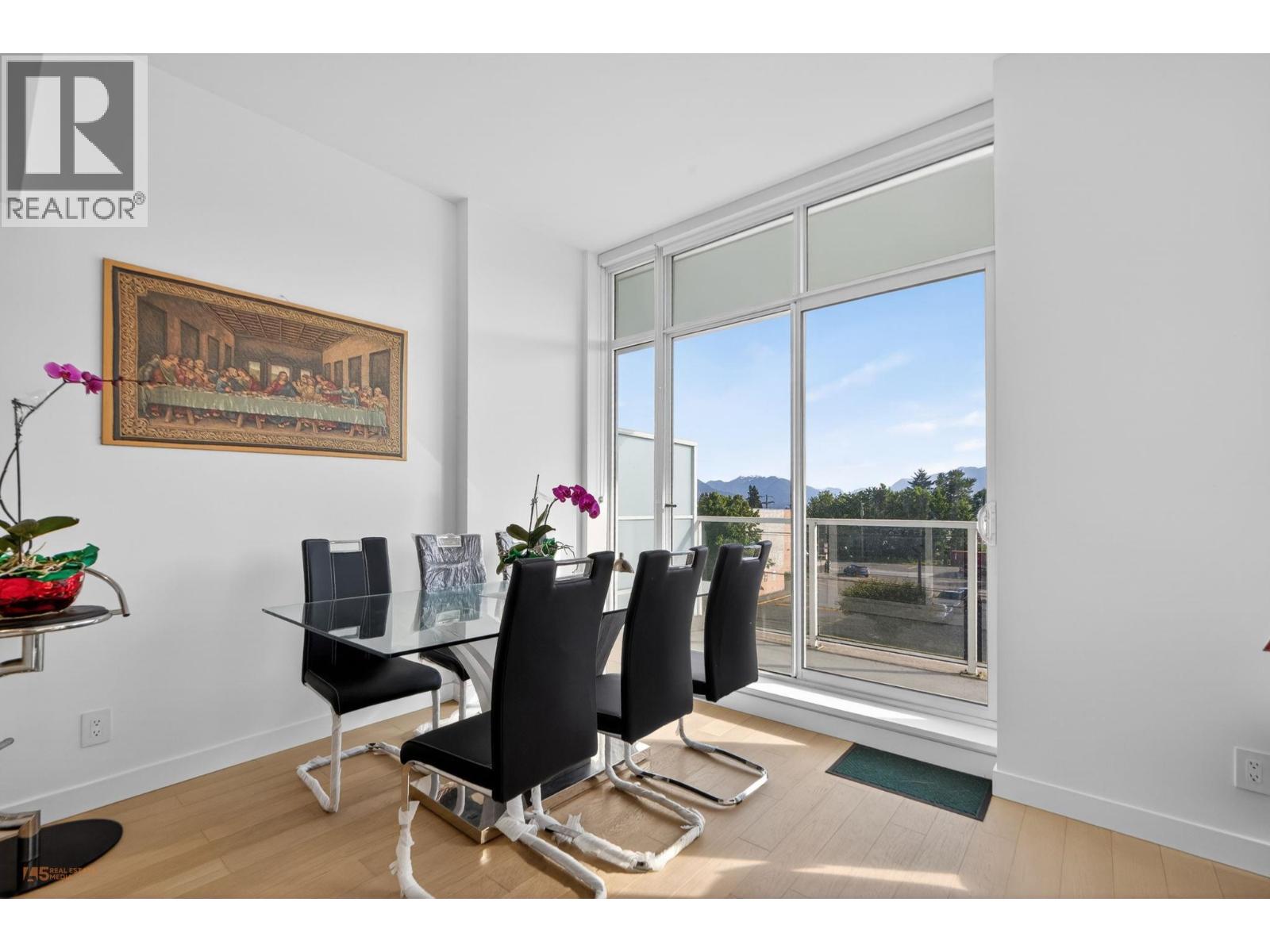 312 2220 Kingsway Property Photo 6