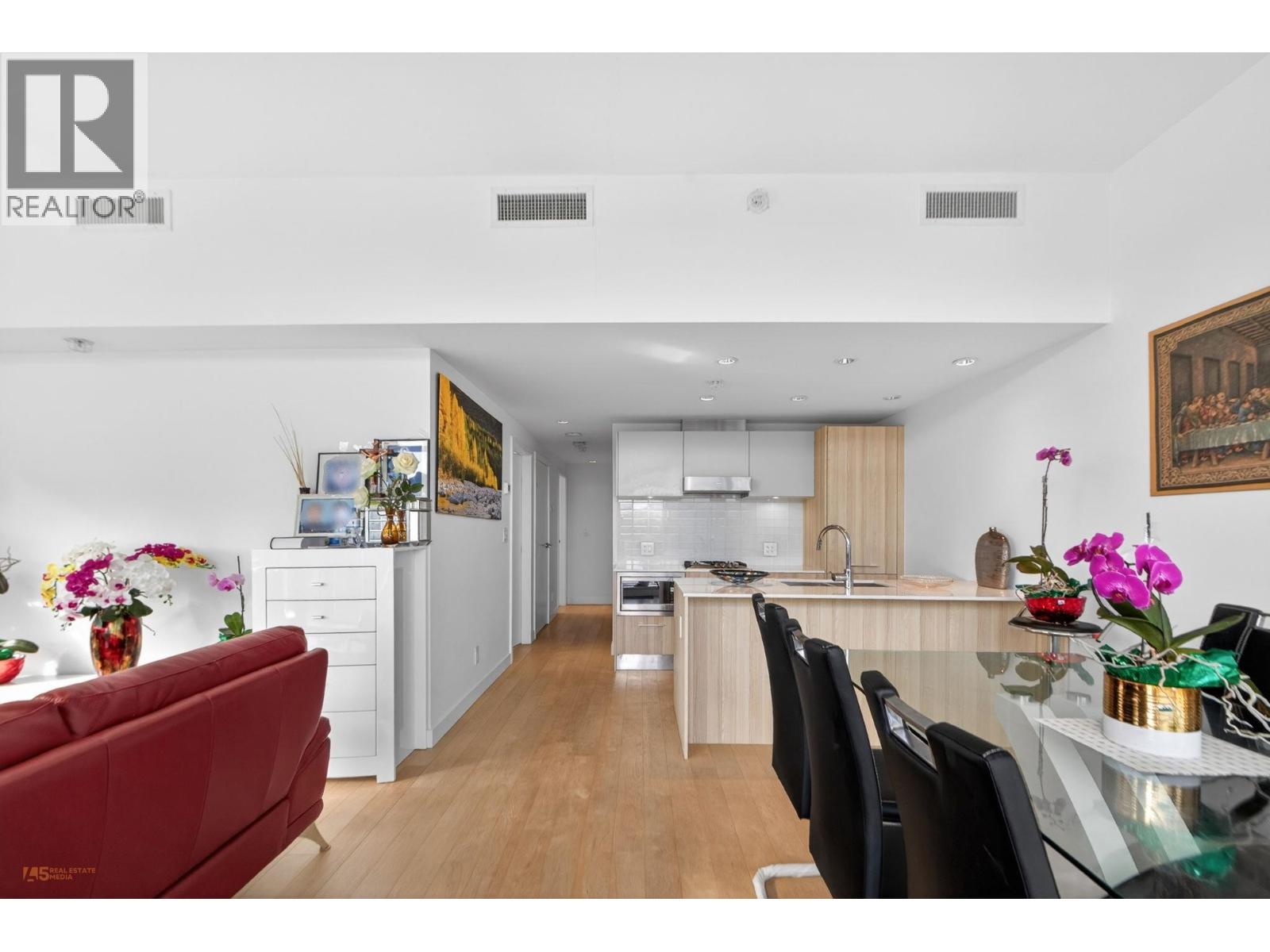 312 2220 Kingsway Property Photo 17