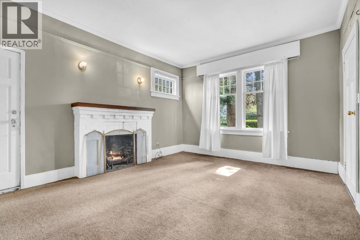1775 Cedar Crescent Property Photo 2