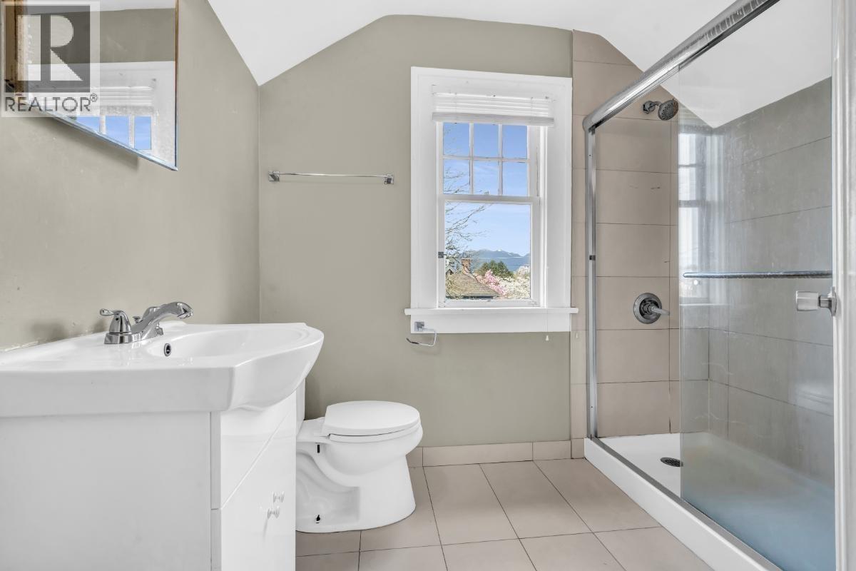 1775 Cedar Crescent Property Photo 14