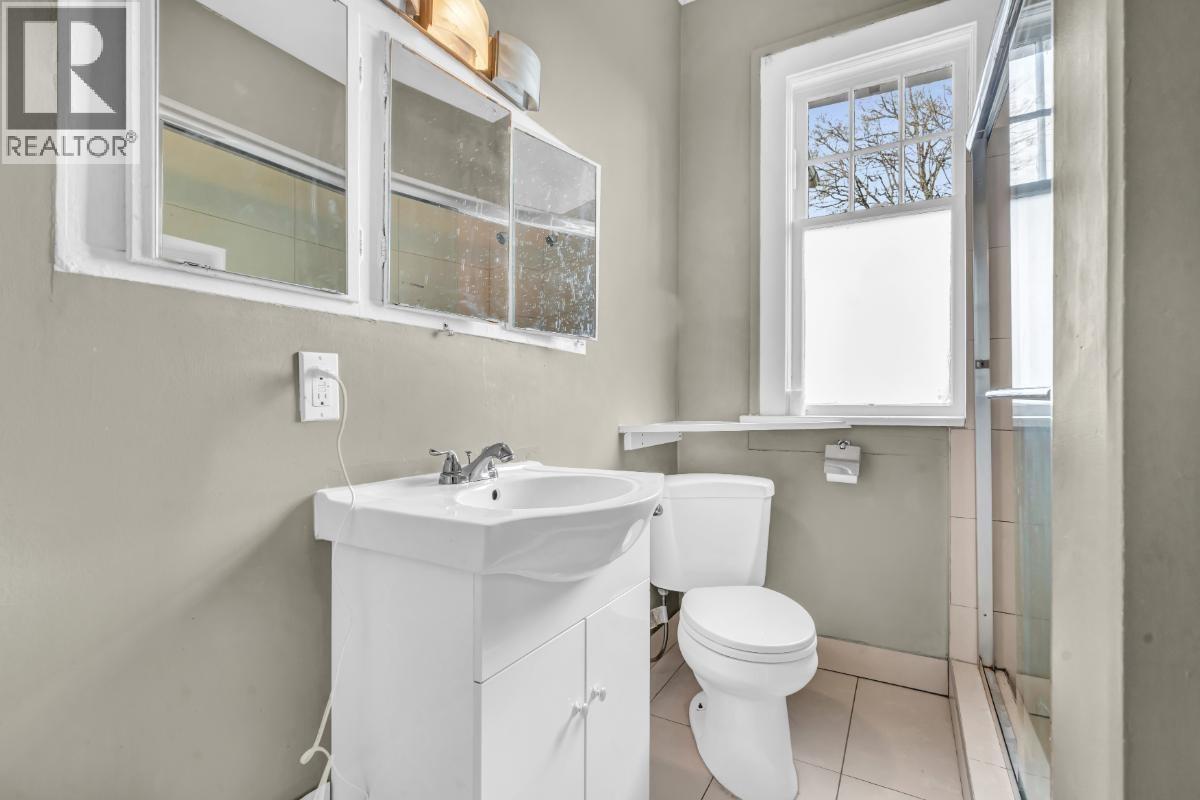 1775 Cedar Crescent Property Photo 17