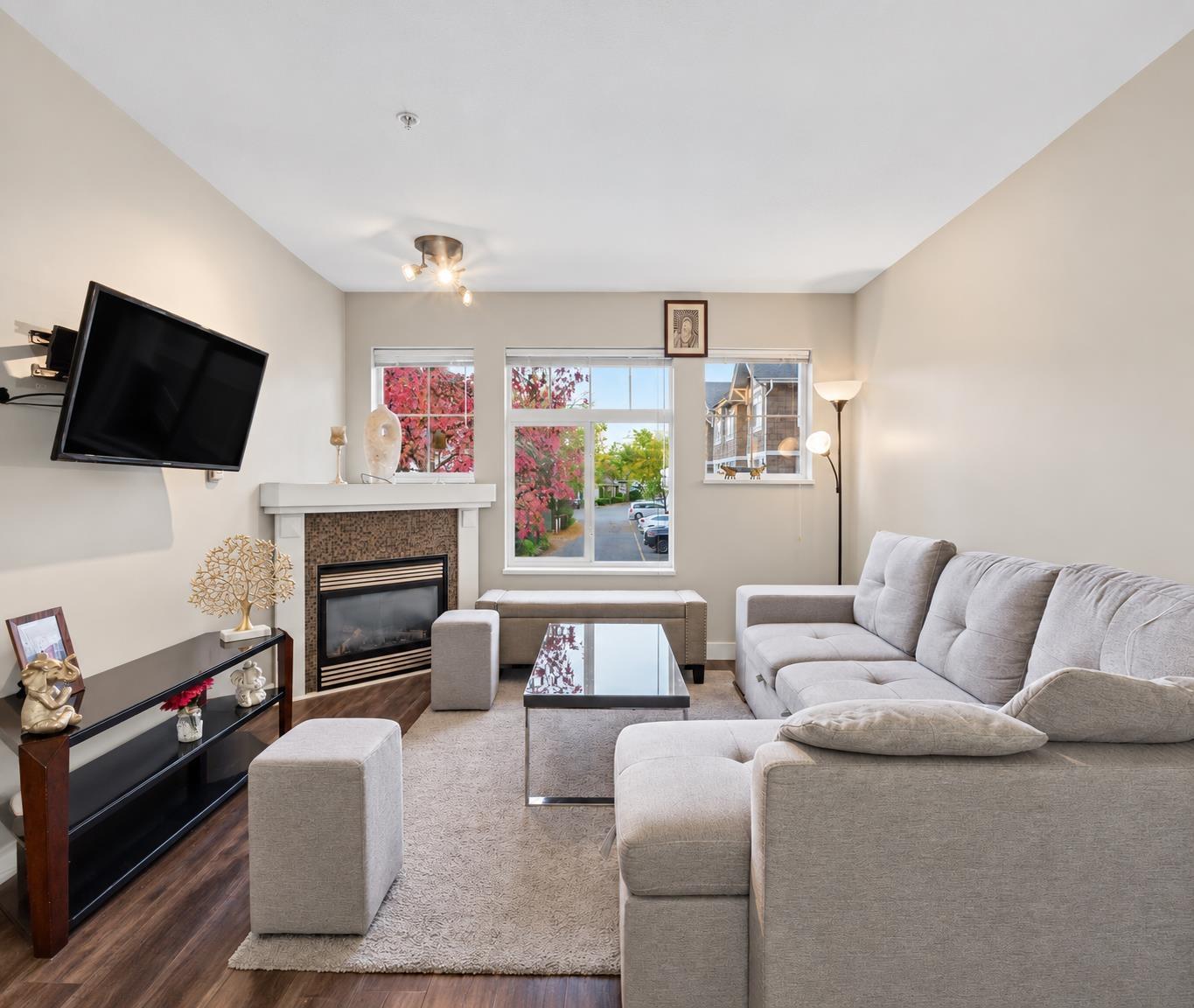 16 20771 Duncan Way Property Photo 2