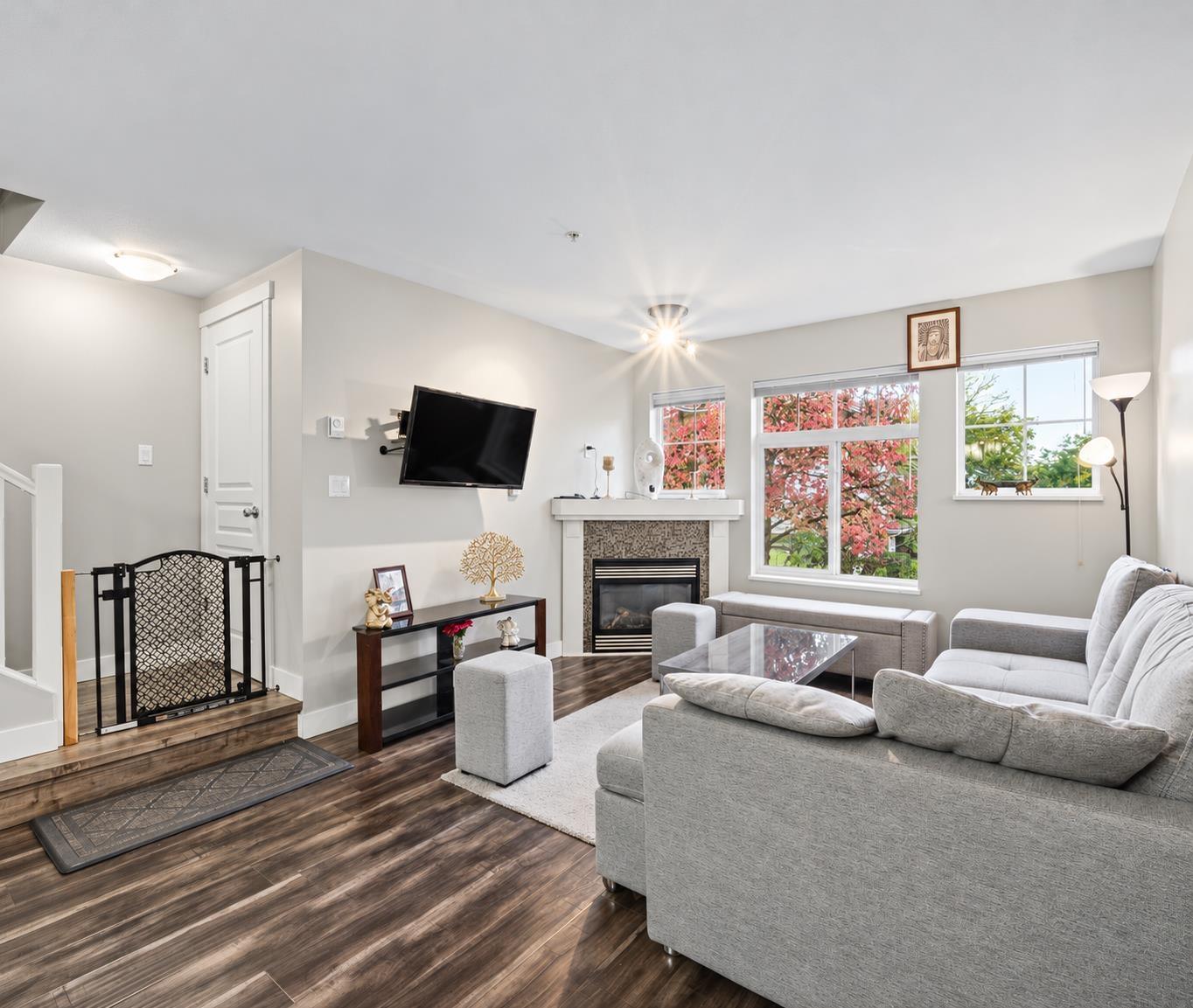 16 20771 Duncan Way Property Photo 3