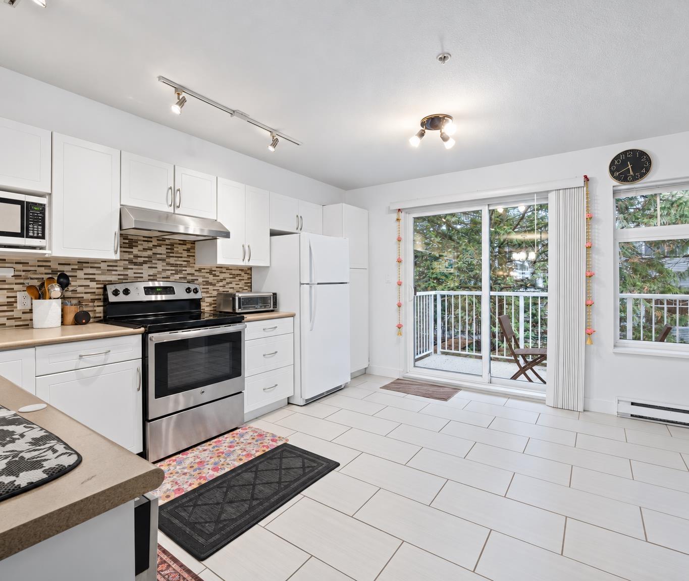 16 20771 Duncan Way Property Photo 4