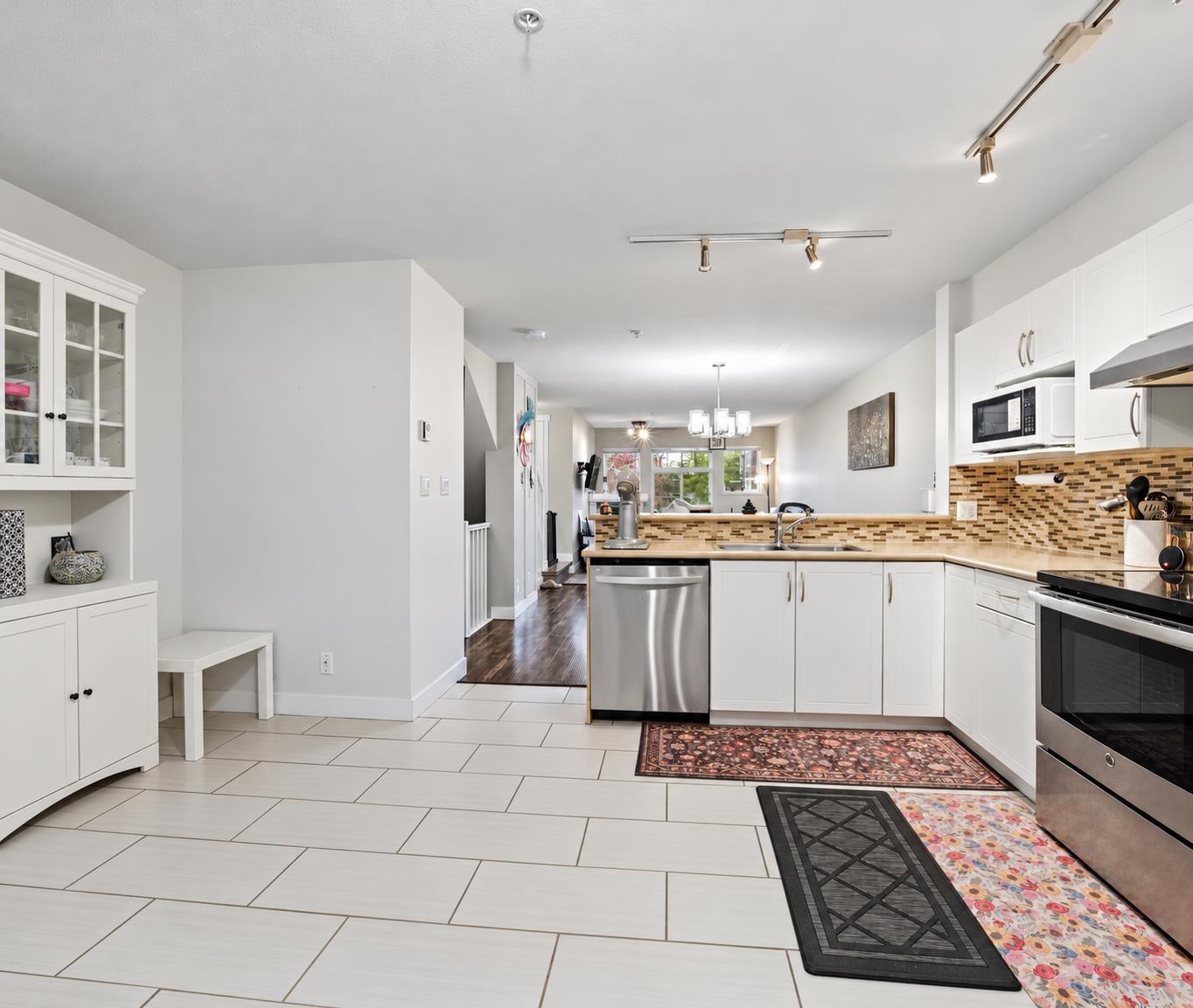 16 20771 Duncan Way Property Photo 5