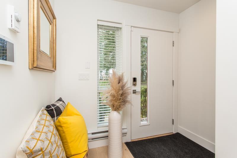 36 16760 25 Avenue Property Photo 16