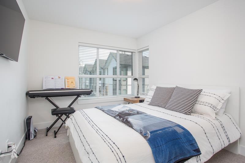 36 16760 25 Avenue Property Photo 21