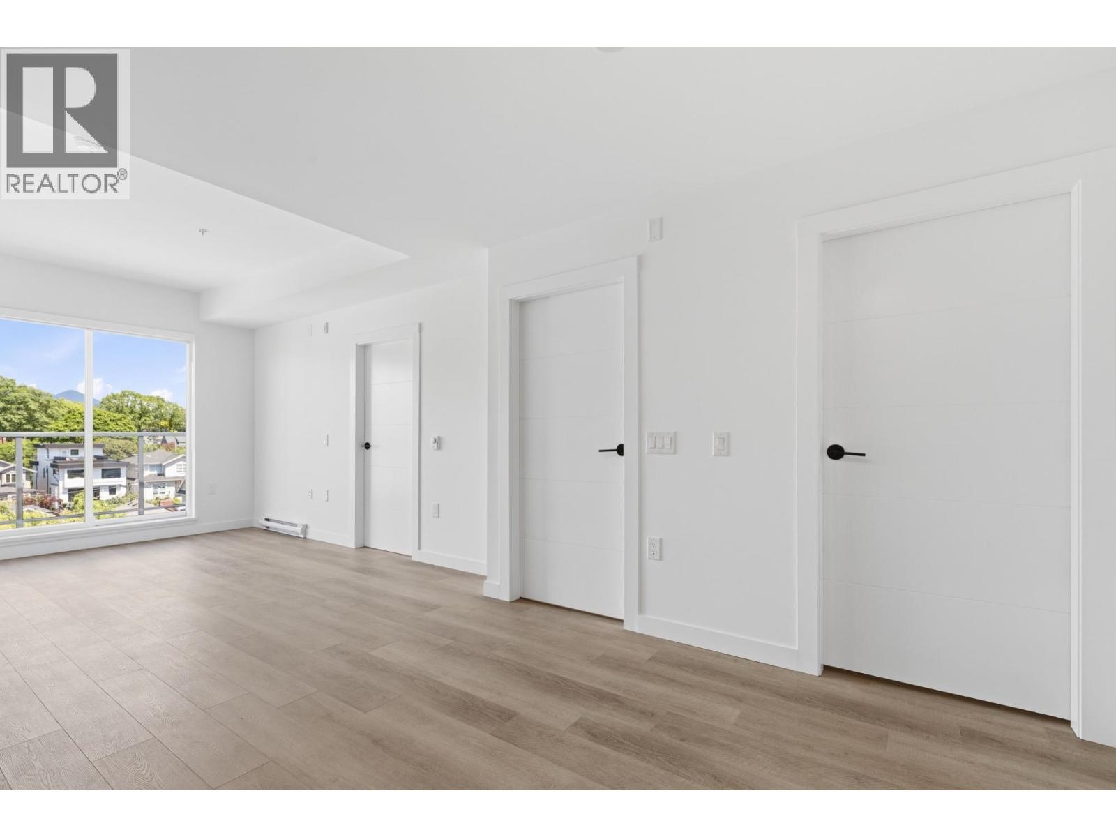 507 2268 E Broadway Property Photo 6