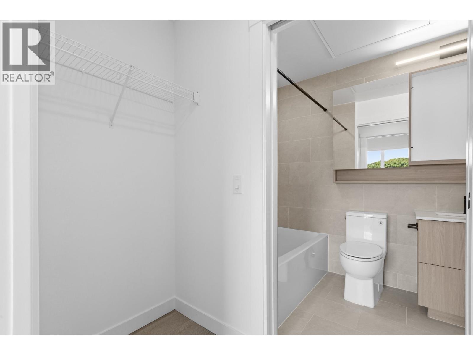 507 2268 E Broadway Property Photo 16