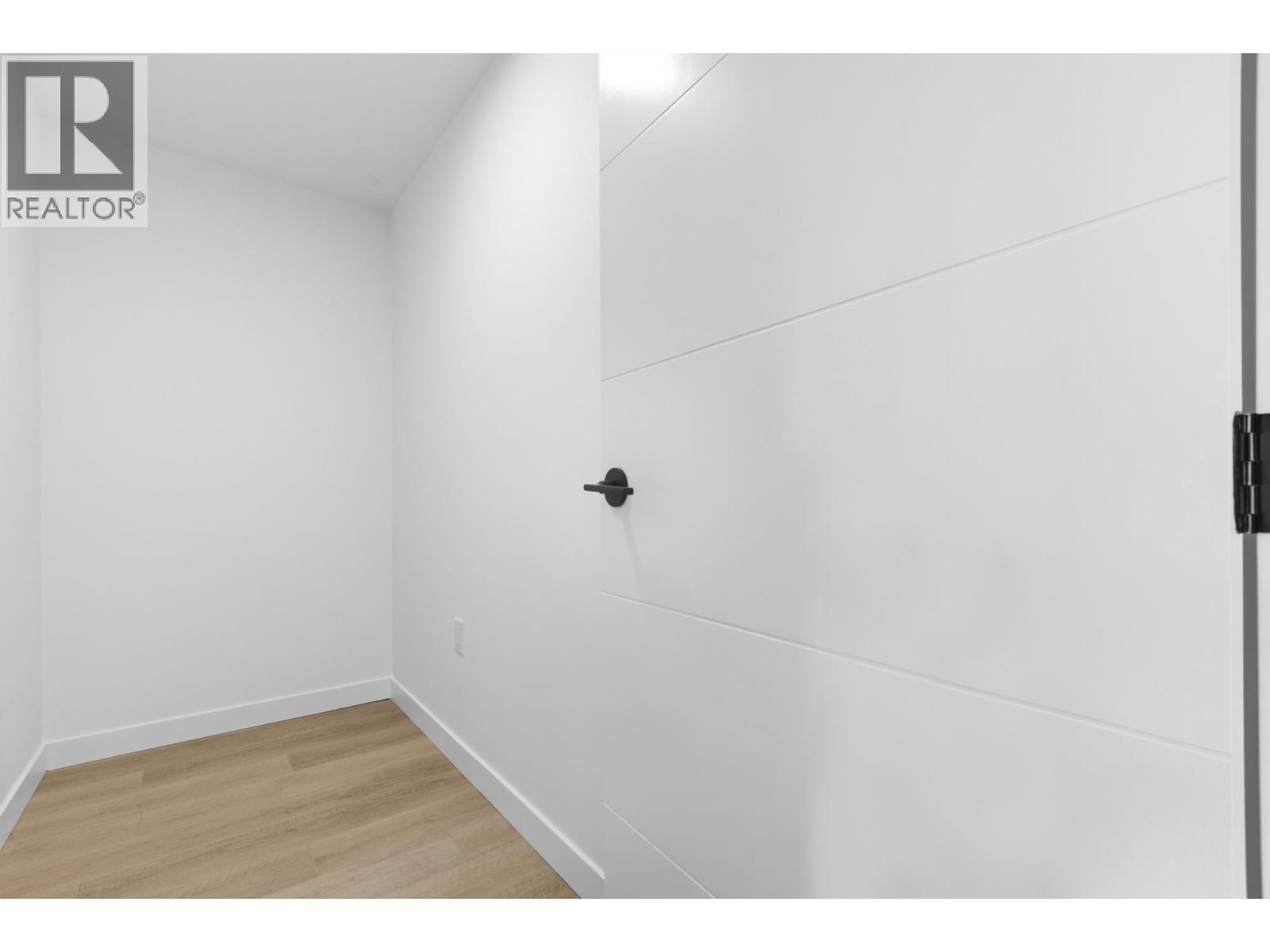 507 2268 E Broadway Property Photo 18