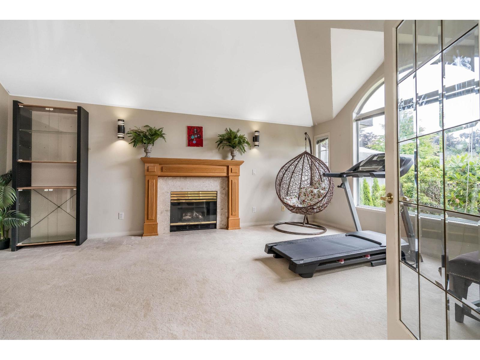 17163 102 Avenue Property Photo 5