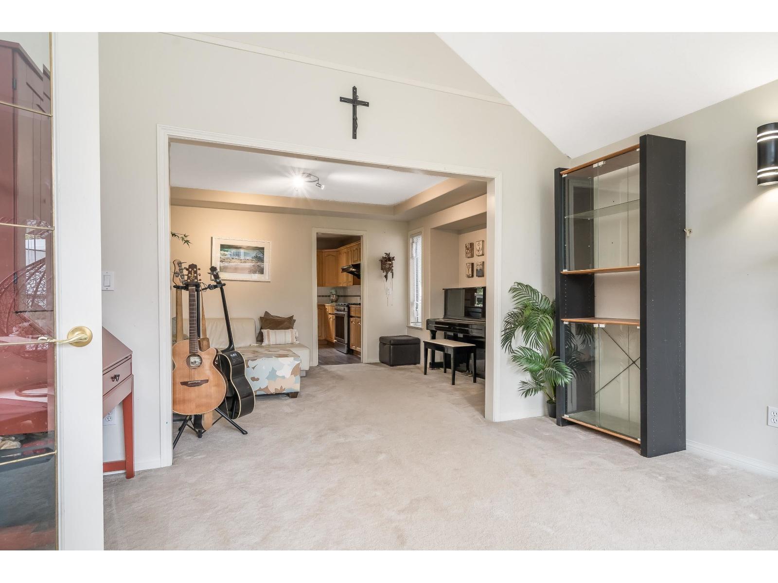 17163 102 Avenue Property Photo 9