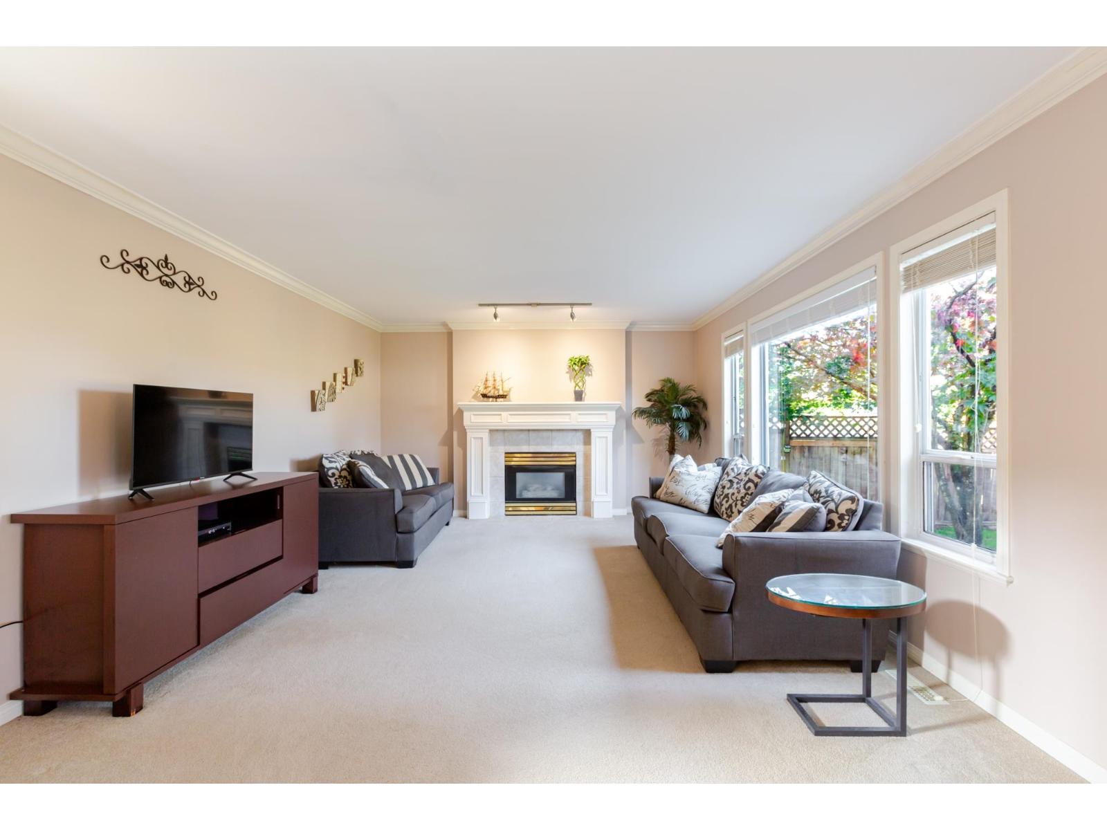 17163 102 Avenue Property Photo 17