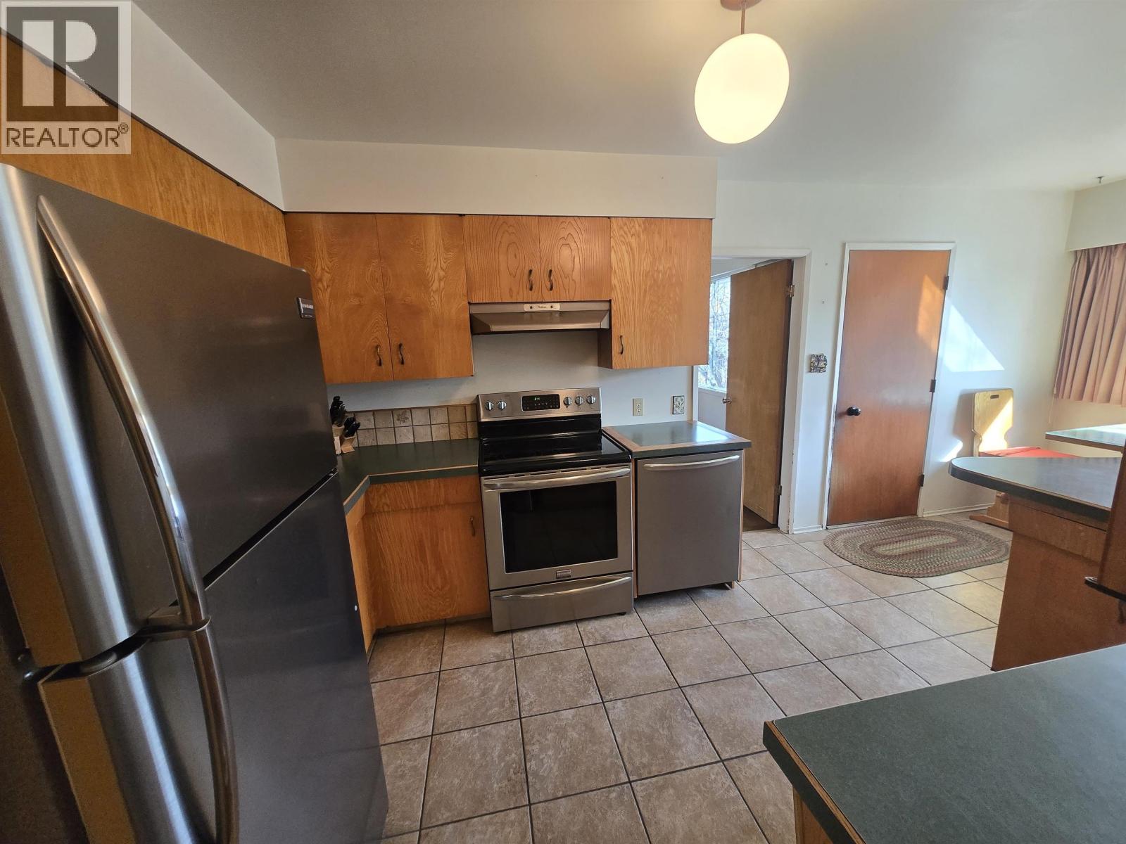 1166 Yorston Avenue Property Photo 12
