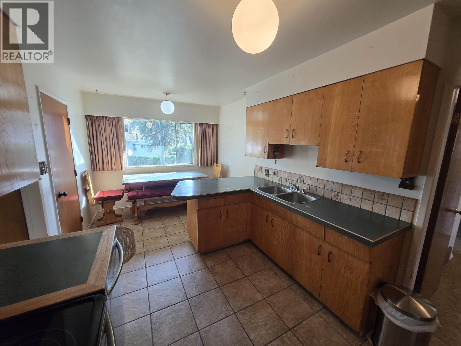 1166 Yorston Avenue Property Photo 13