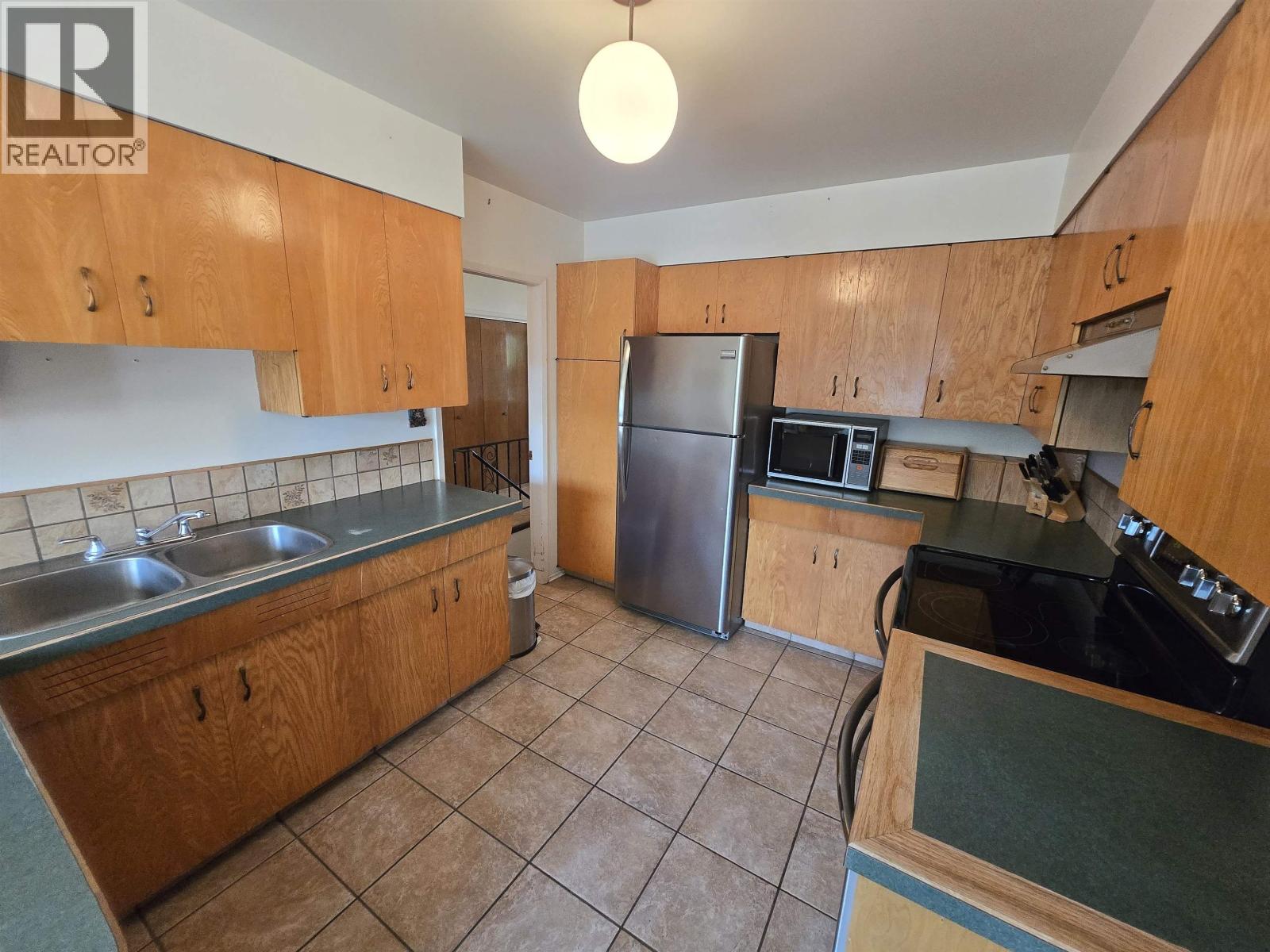 1166 Yorston Avenue Property Photo 14