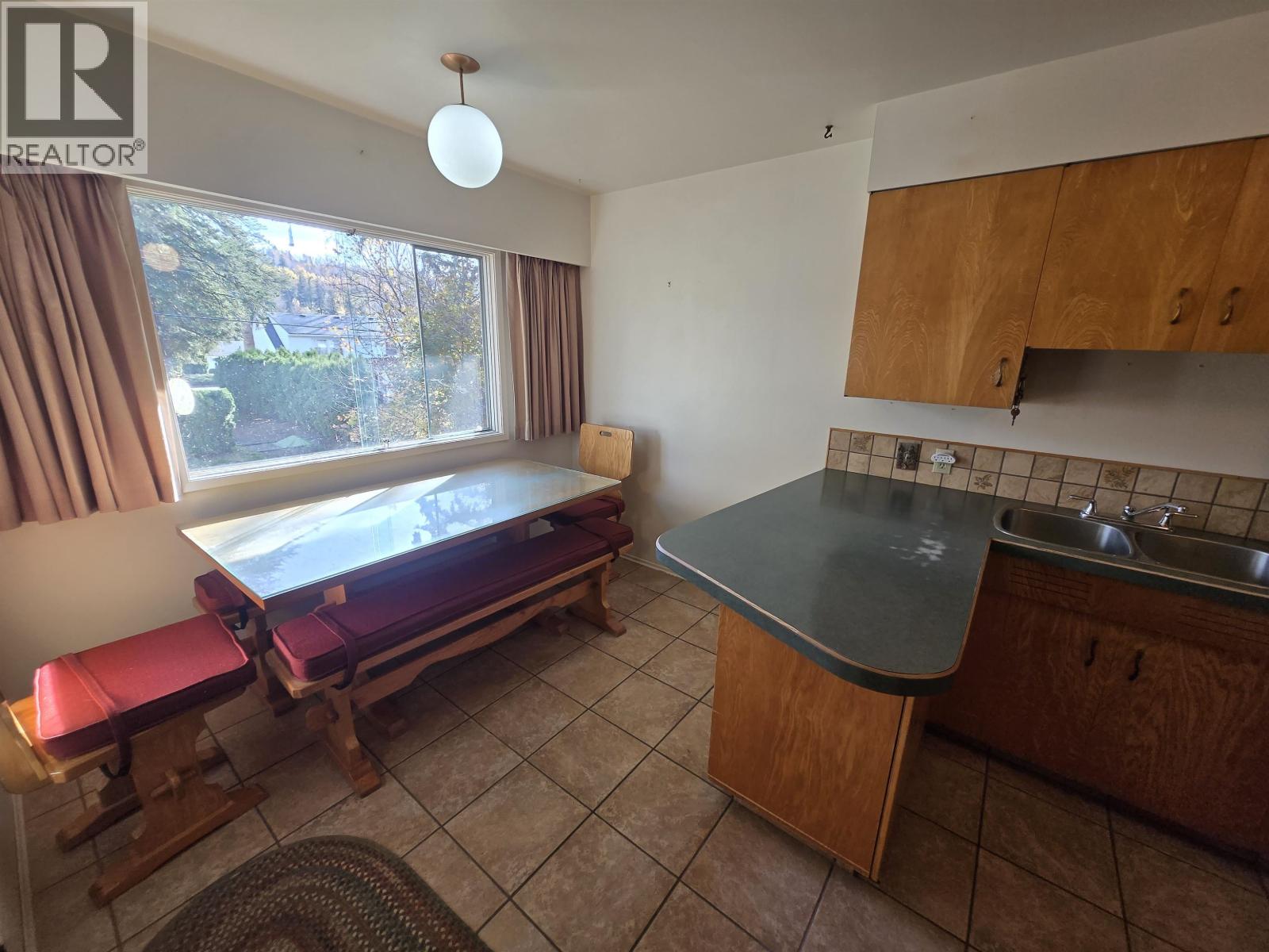 1166 Yorston Avenue Property Photo 16