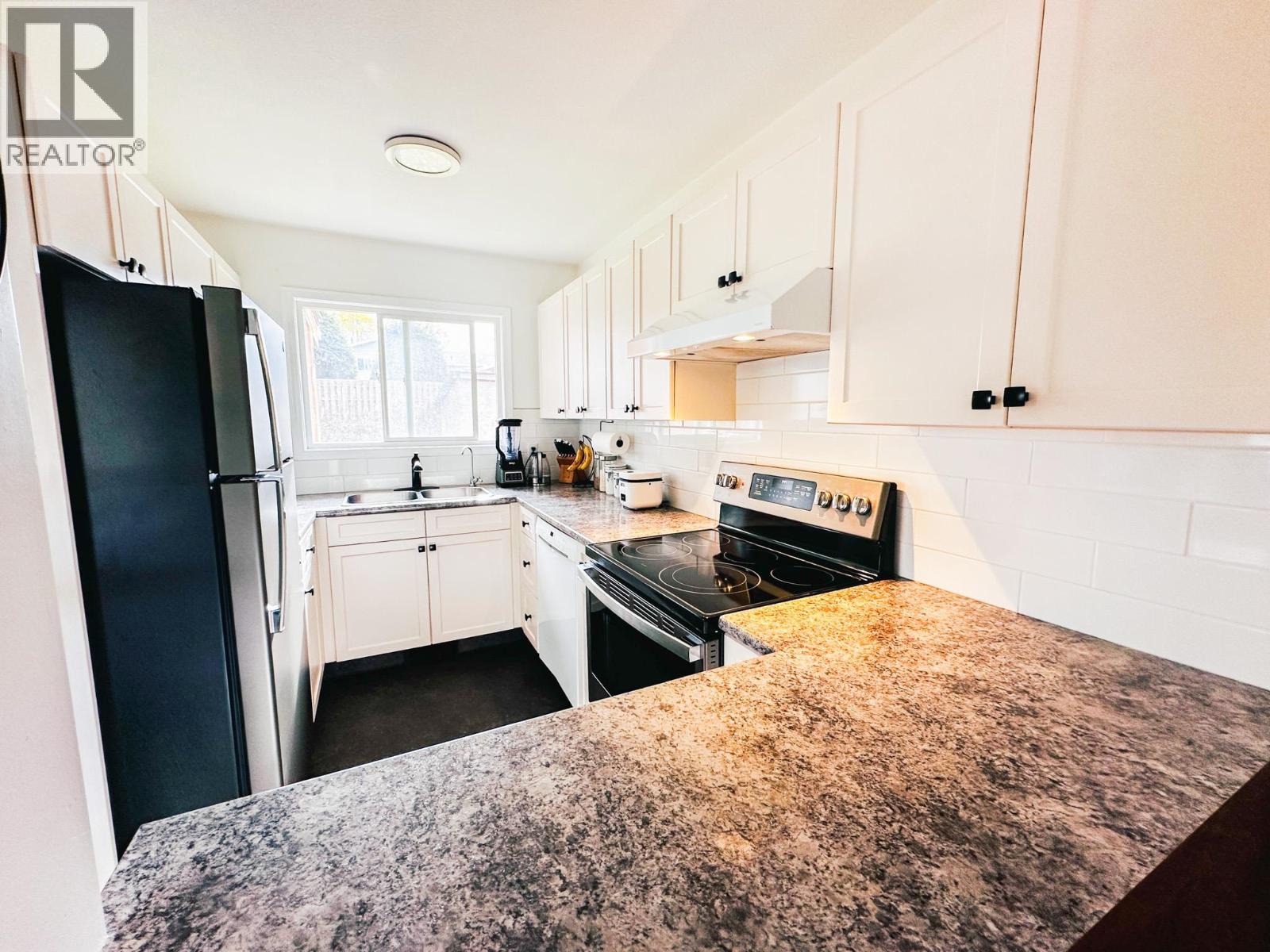 328 1st Avenue Property Photo 16