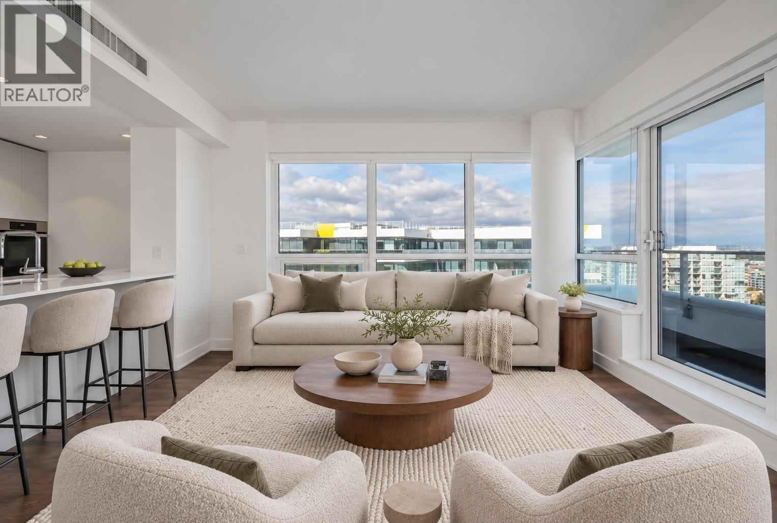 1805 5788 Gilbert Road Property Photo 3