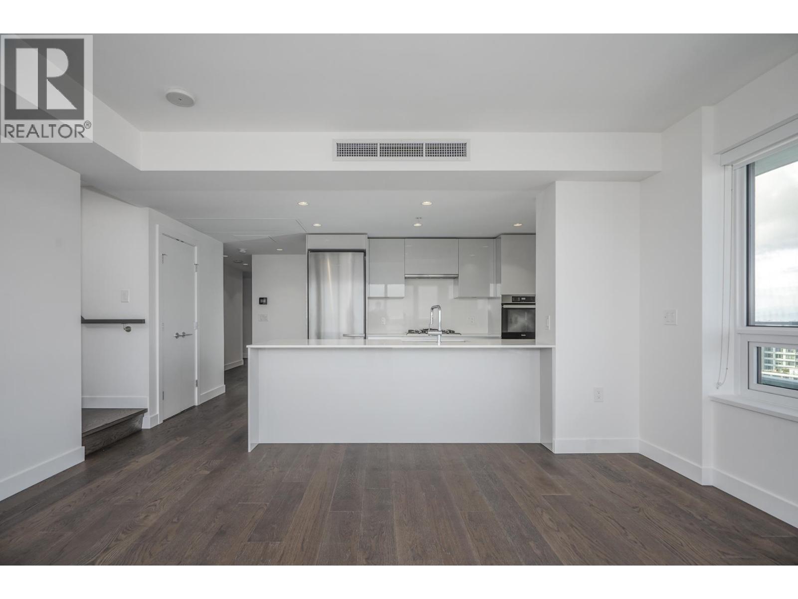 1805 5788 Gilbert Road Property Photo 6