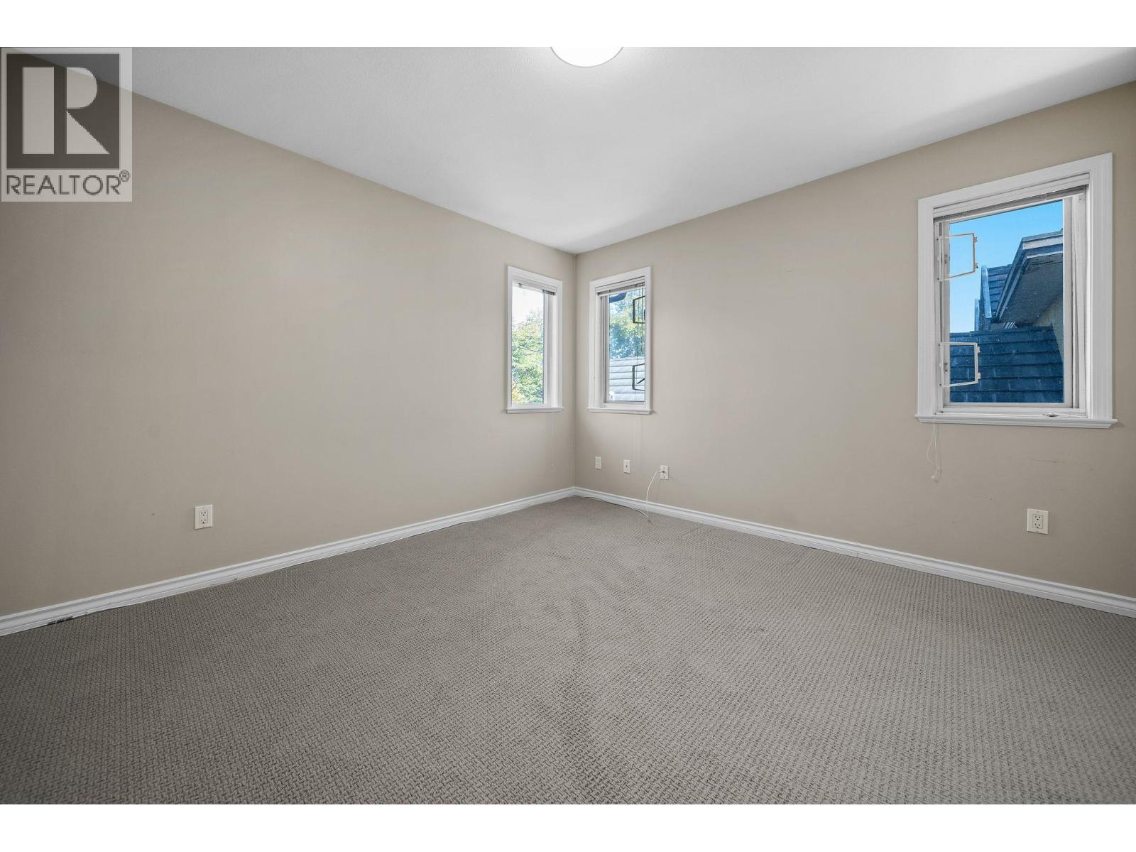 3520 Lamond Avenue Property Photo 24
