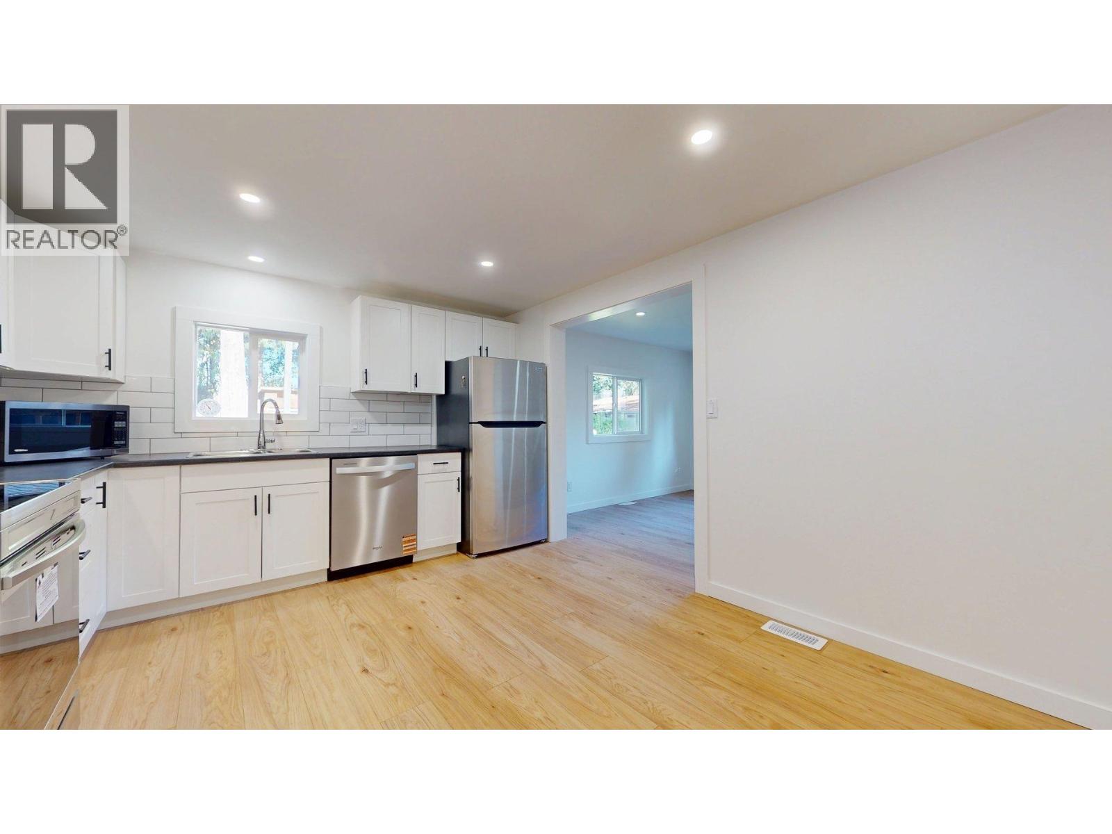 172 1830 Mamquam Road Property Photo 6