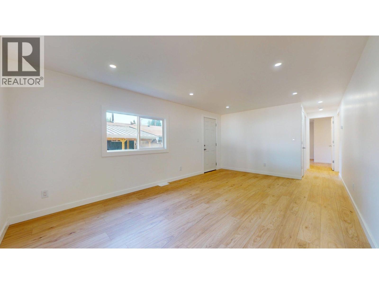 172 1830 Mamquam Road Property Photo 8
