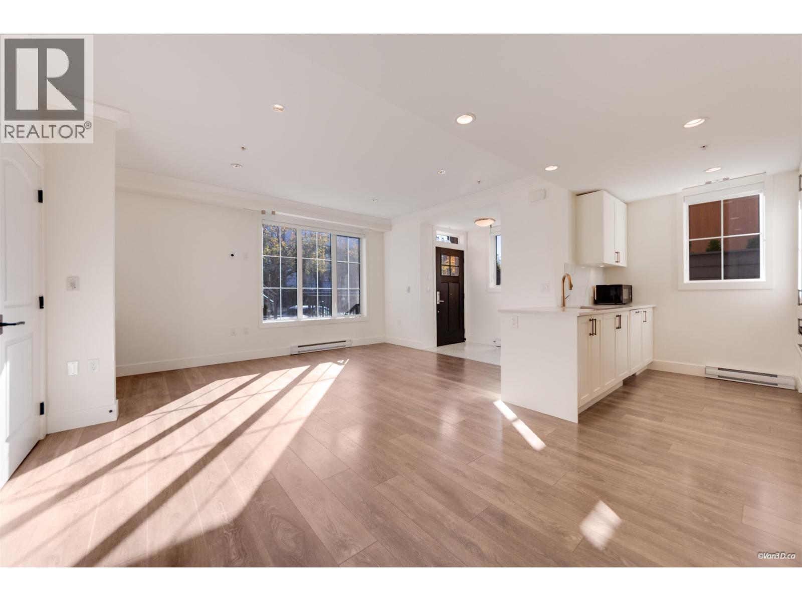 469 W 63 Avenue Property Photo 13