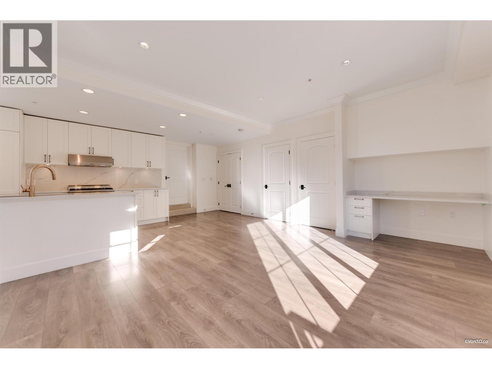 469 W 63 Avenue Property Photo 14
