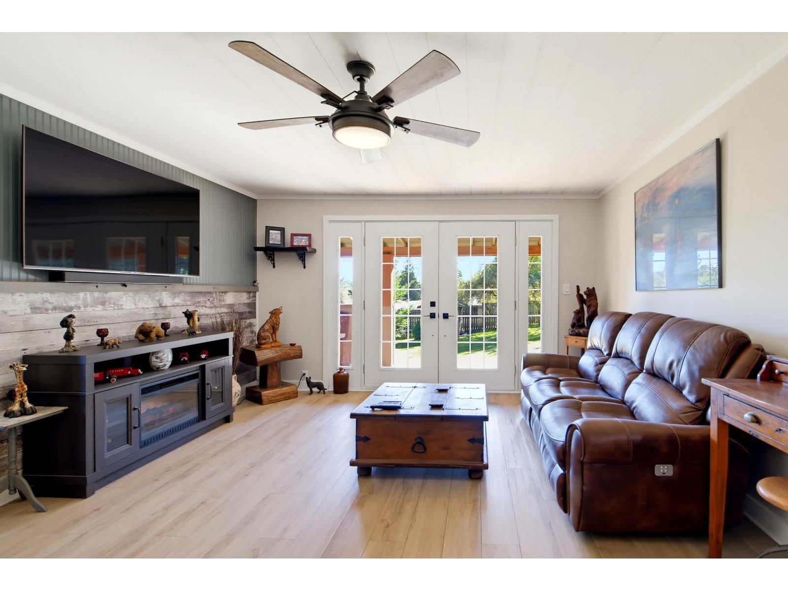 29919 Dewdney Trunk Road Property Photo 3