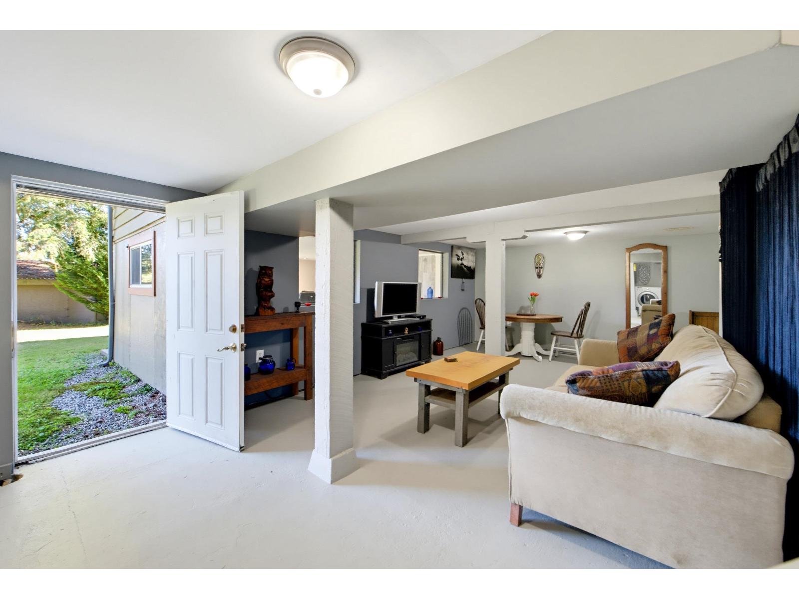 29919 Dewdney Trunk Road Property Photo 13