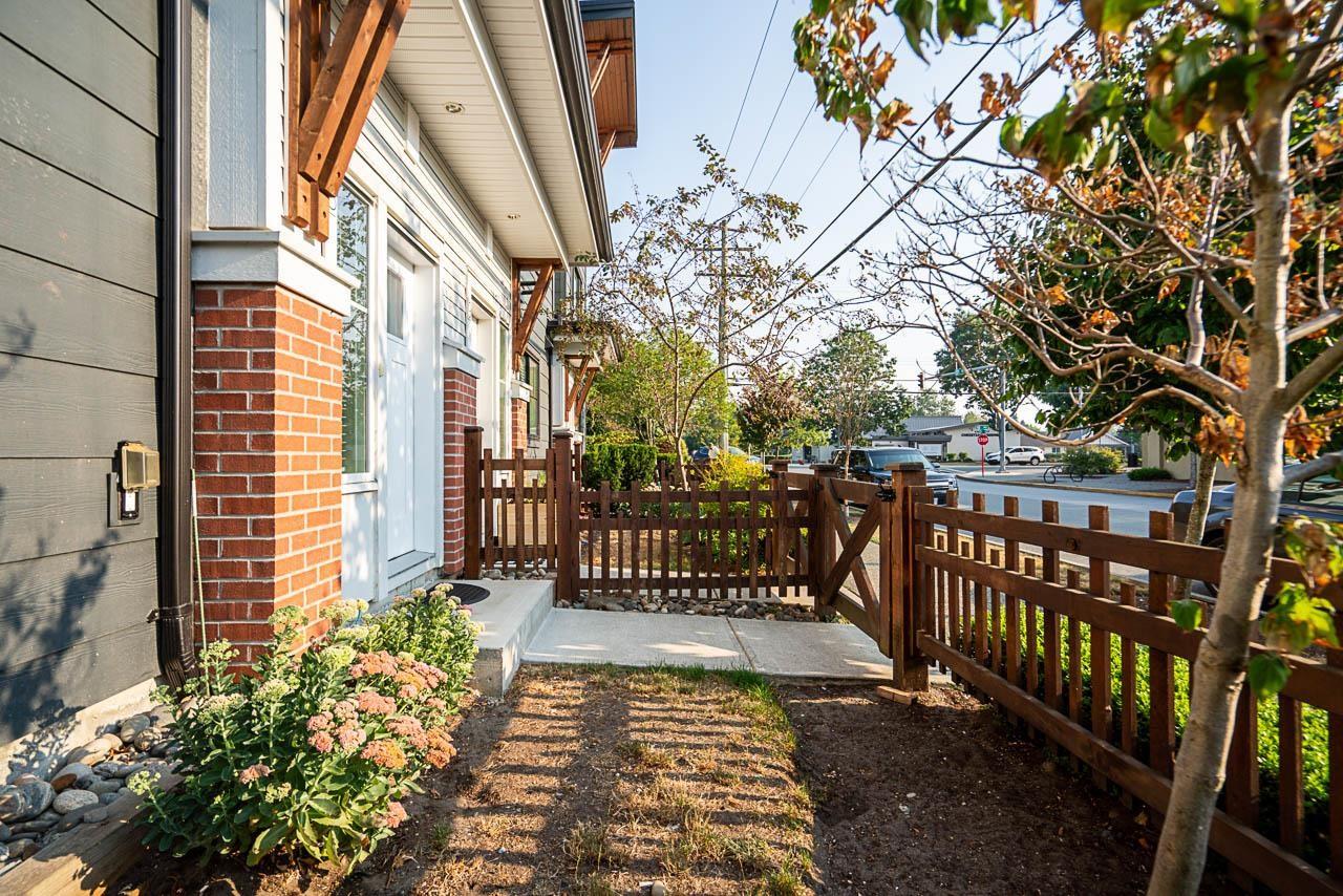 8 22128 48a Avenue Property Photo 3