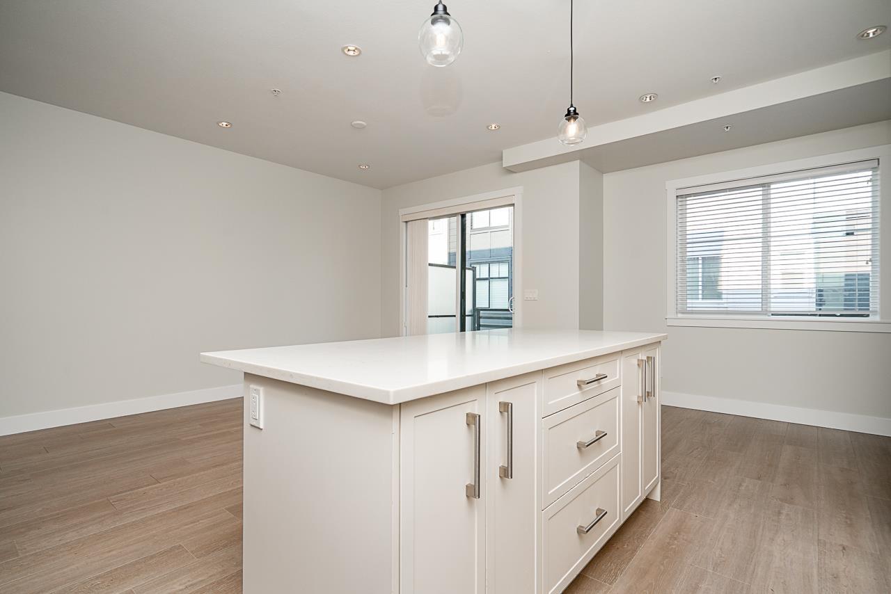 8 22128 48a Avenue Property Photo 16