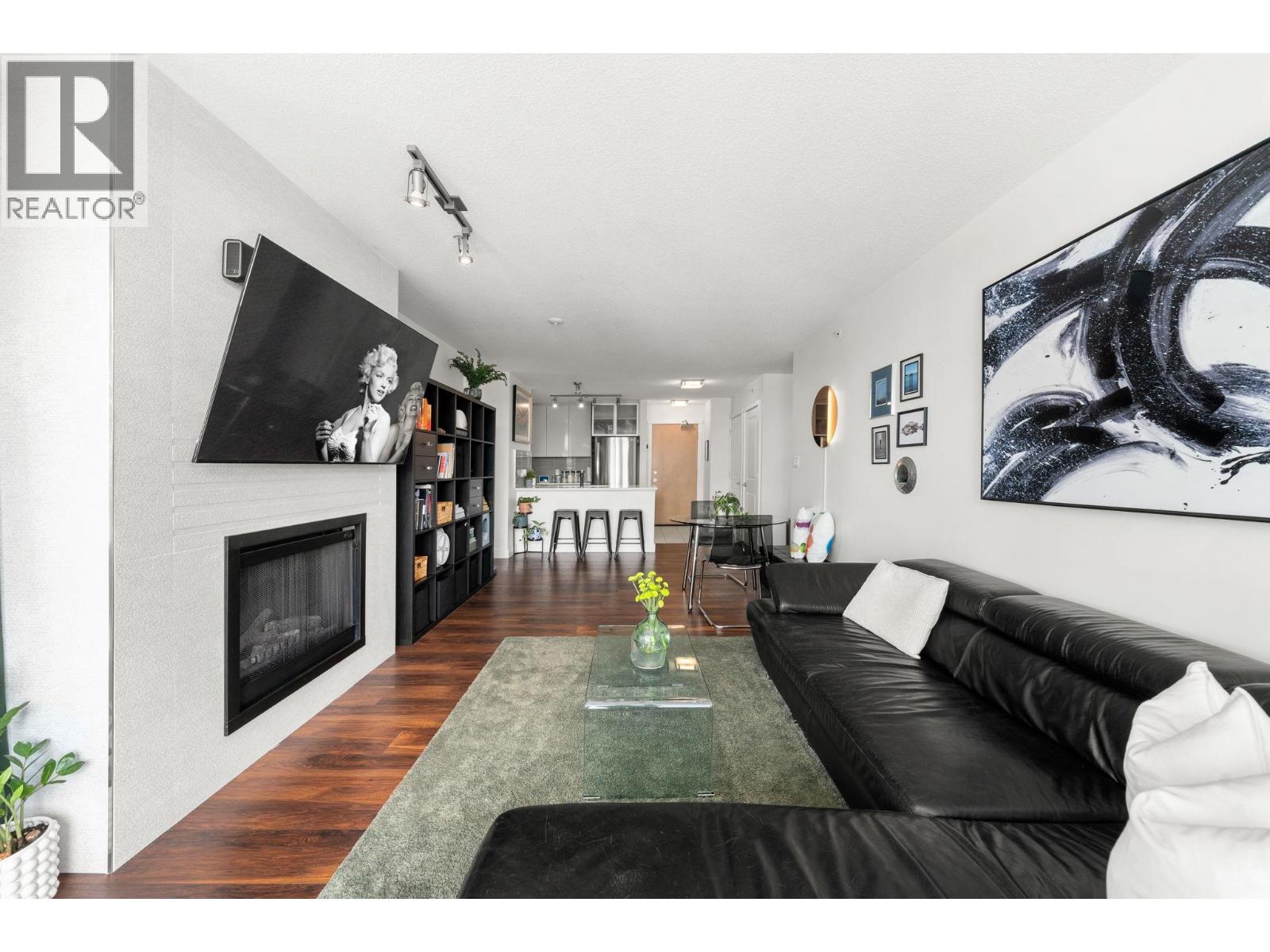 2601 2289 Yukon Crescent Property Photo 6