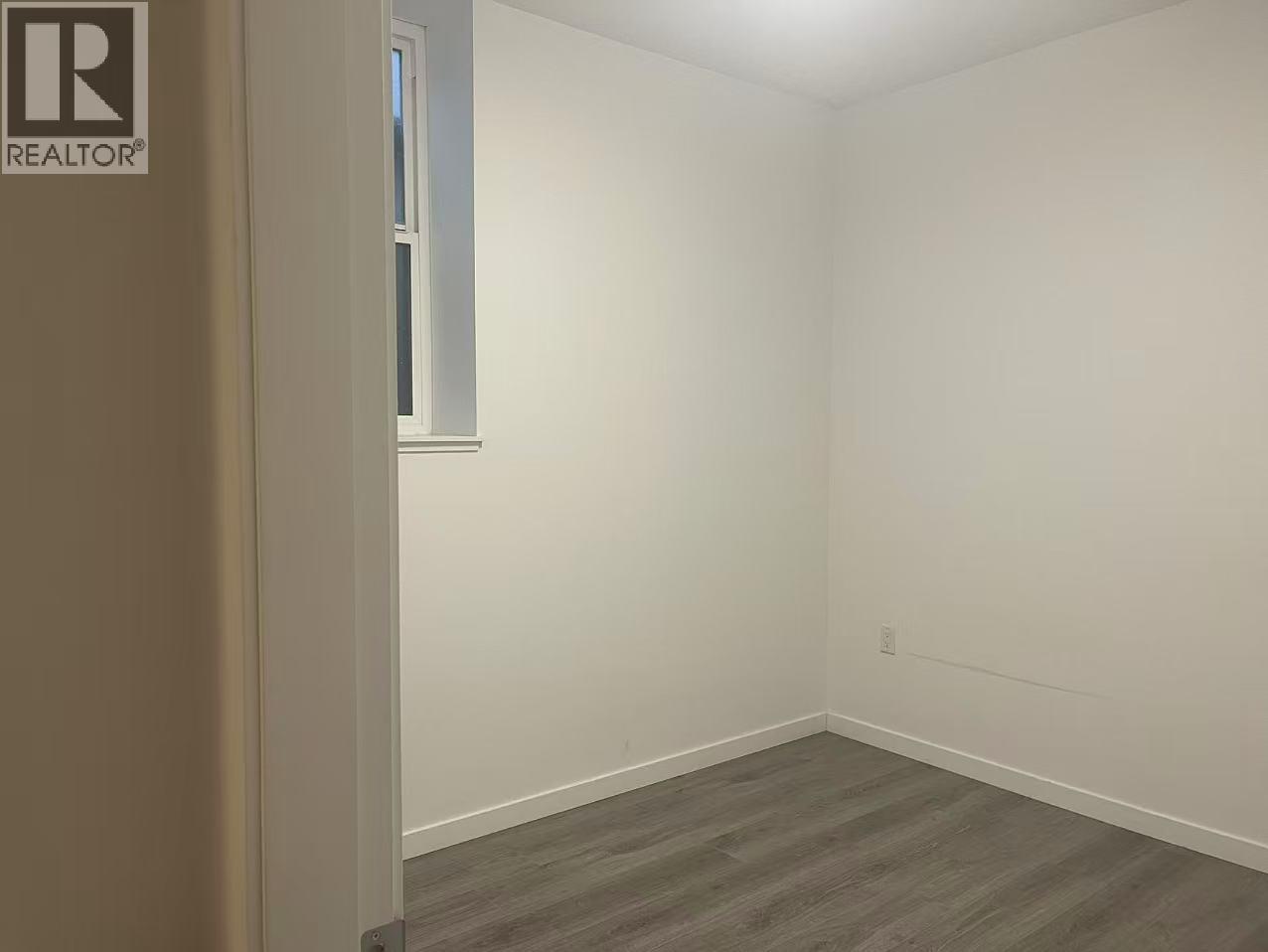 1 Bed Suite 5349 Patrick Street Property Photo 2