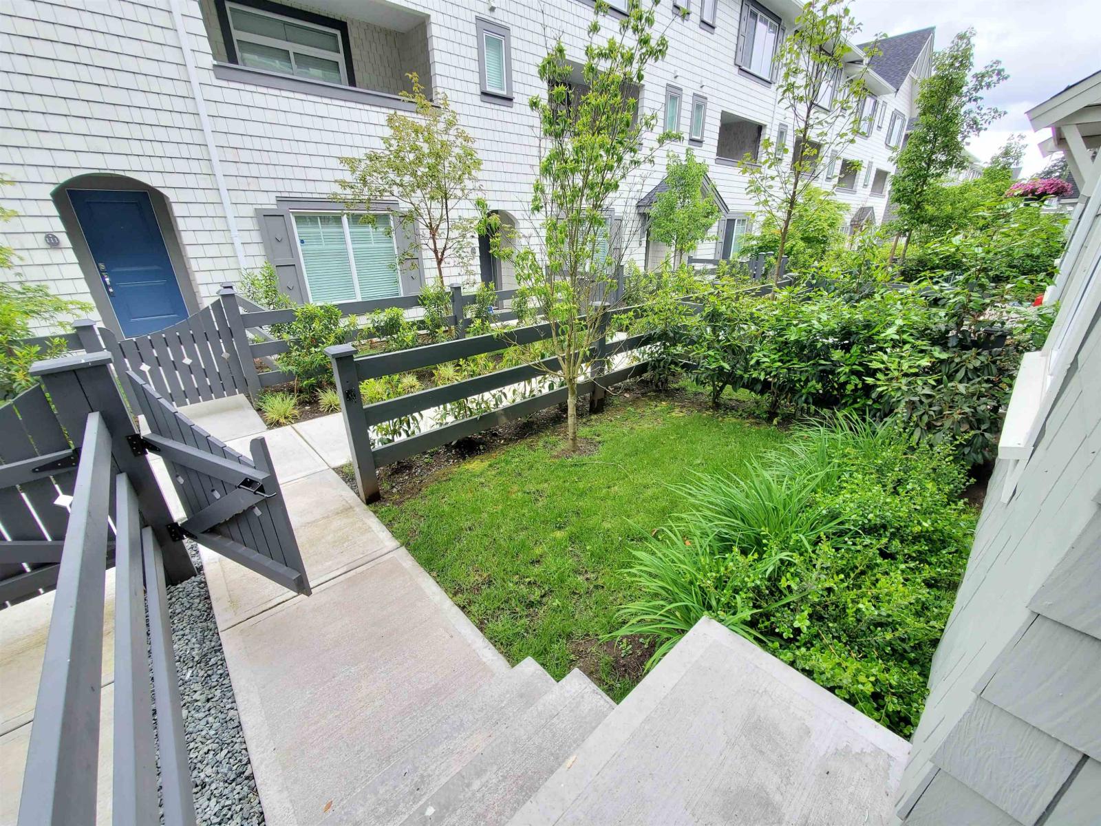 11 15850 85 Avenue Property Photo 3