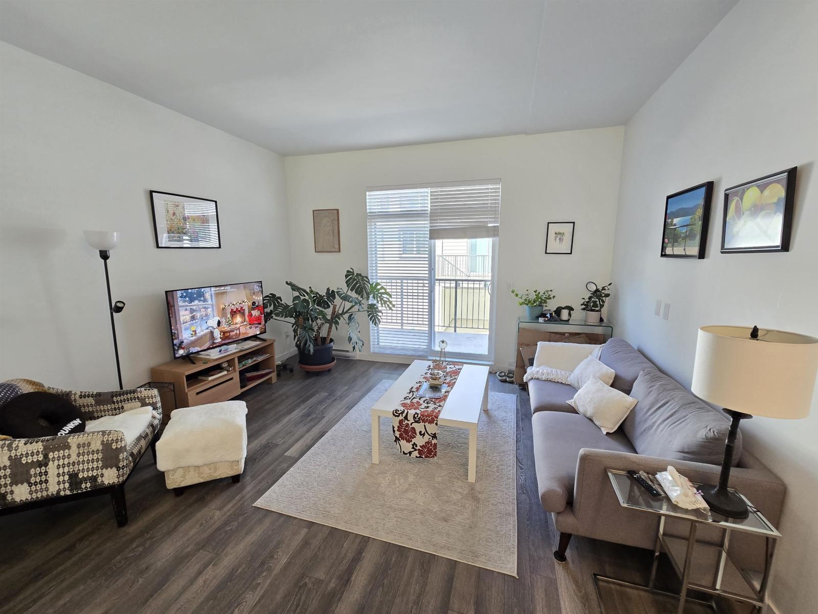 11 15850 85 Avenue Property Photo 4