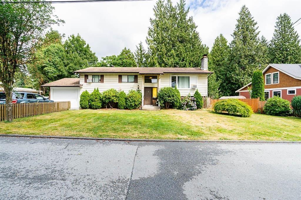 2224 Mouldstade Road Property Photo 4