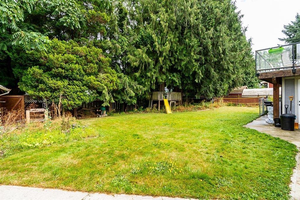 2224 Mouldstade Road Property Photo 27