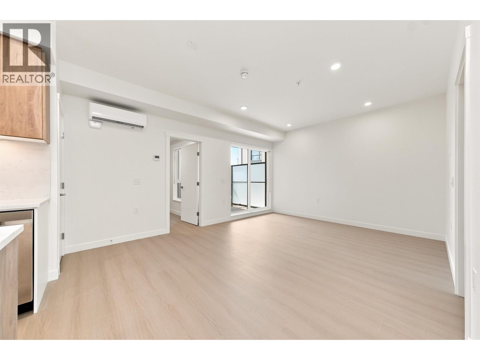 331 82 First Street Property Photo 6