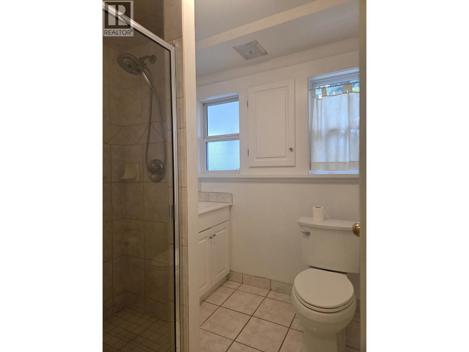 5594 Mackenzie Street Property Photo 11