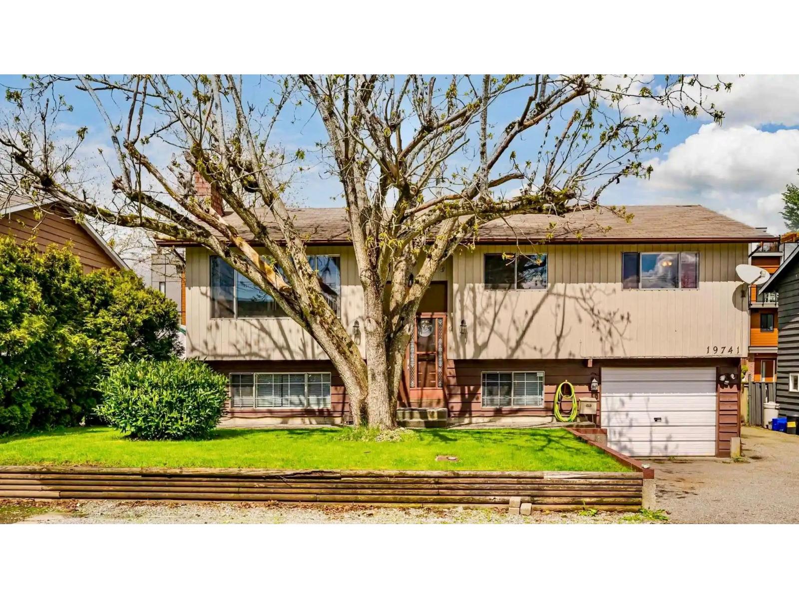 Main 19741 54a Avenue Property Photo 4