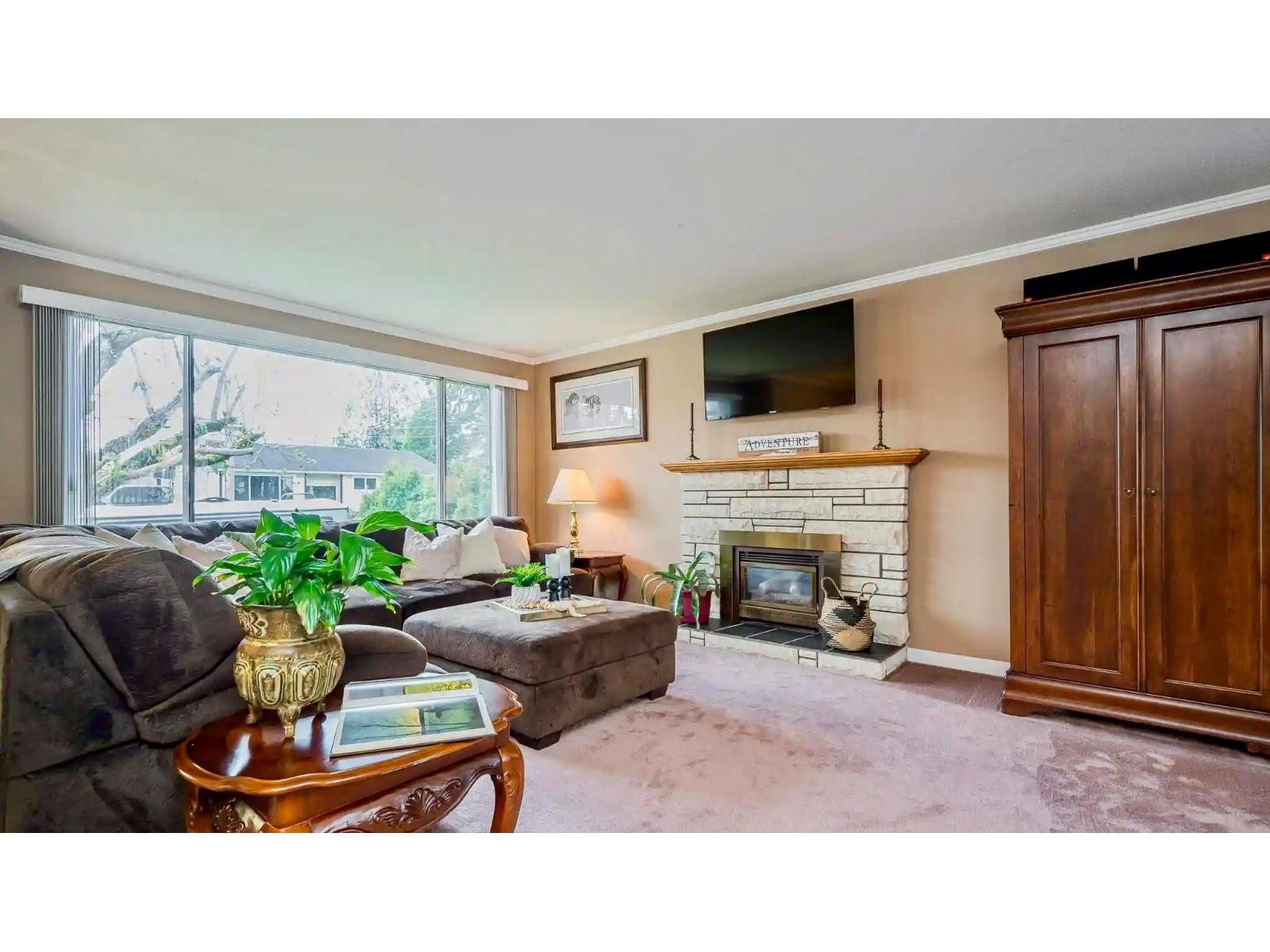 Main 19741 54a Avenue Property Photo 6