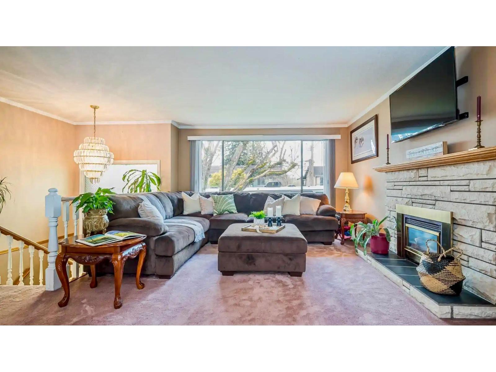 Main 19741 54a Avenue Property Photo 7