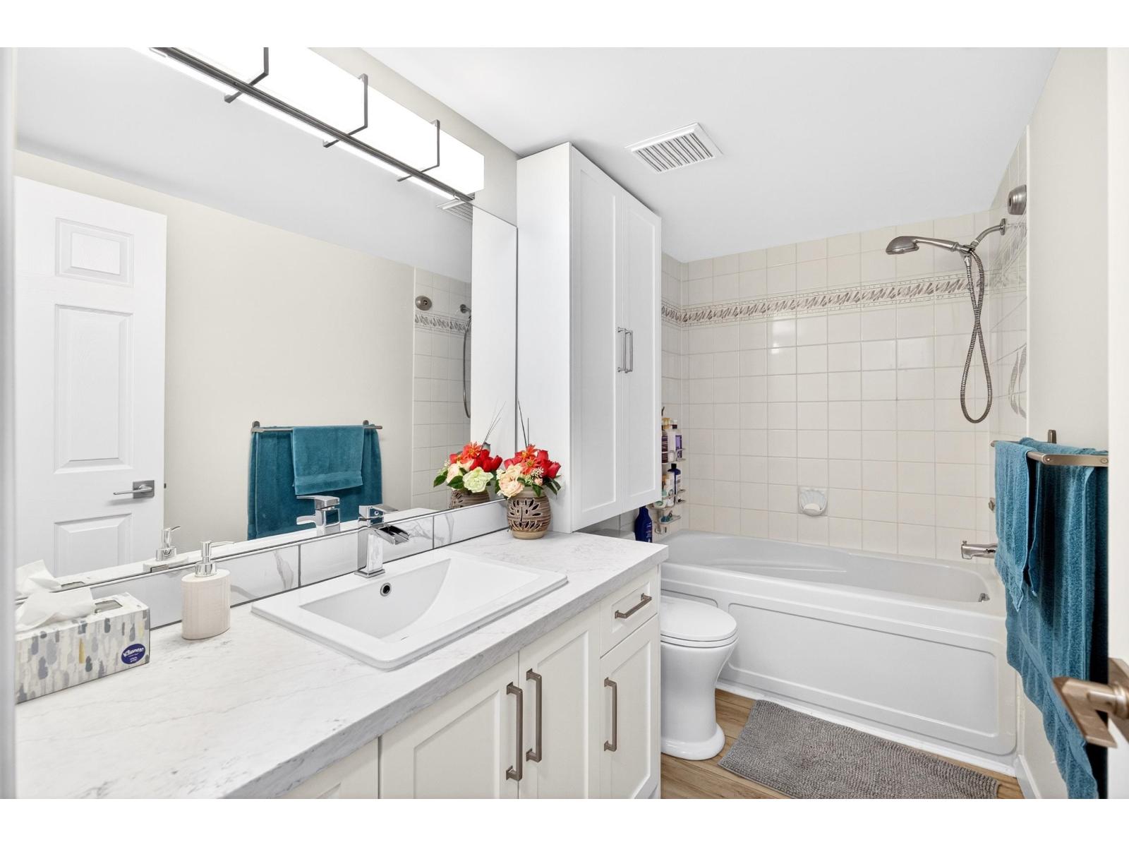101 20245 53 Avenue Property Photo 16